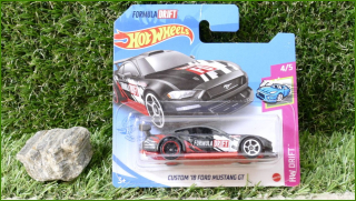 Angličák Model Autíčka Custom Hot Wheels ´18 Ford Mustang GT (HW DRIFT)
