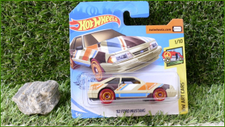 Angličák Model Autíčka Hot Wheels ´92 Ford Mustang (HW ART CARS)
