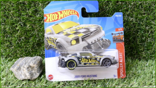 Angličák Model Autíčka Hot Wheels 2005 Ford Mustang (SPOILER ALERT)