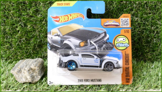 Angličák Model Autíčka Hot Wheels 2005 Ford Mustang (SPOILER ALERT)