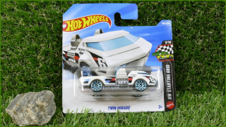 Angličák Model Autíčka Hot Wheels Twin Dorado (HW STARTING GRID)