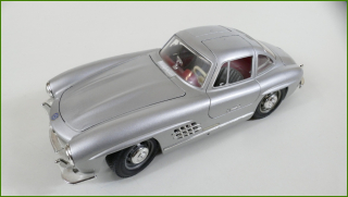 Kovový Model Bburago 1:18 - Mercedes 300 SL (1954)