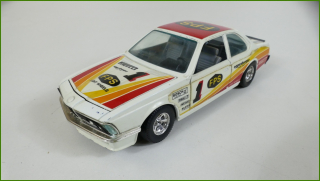 Model Auta Bburago 1:26 - BMW 635 CSi - Viz Popis