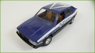 Model Auta Bburago 1:24 - Alfa Romeo 33