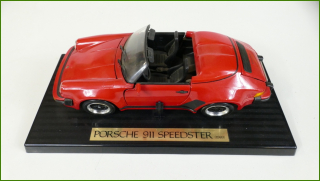 Model Auta Maisto 1:18 - Porsche 911 Speedster (1989) s Podstavcem - Viz Popis