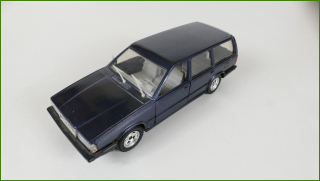 Model Auta Polistil 1:25 - Volvo 740 GLE - Viz Popis