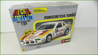 Model Auta Bburago Metal Kit Stavebnice 1:25 - Porsche 924 Turbo