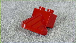 Lego® Duplo® Smetač Překážek/Kolejnicový Pluh Červený